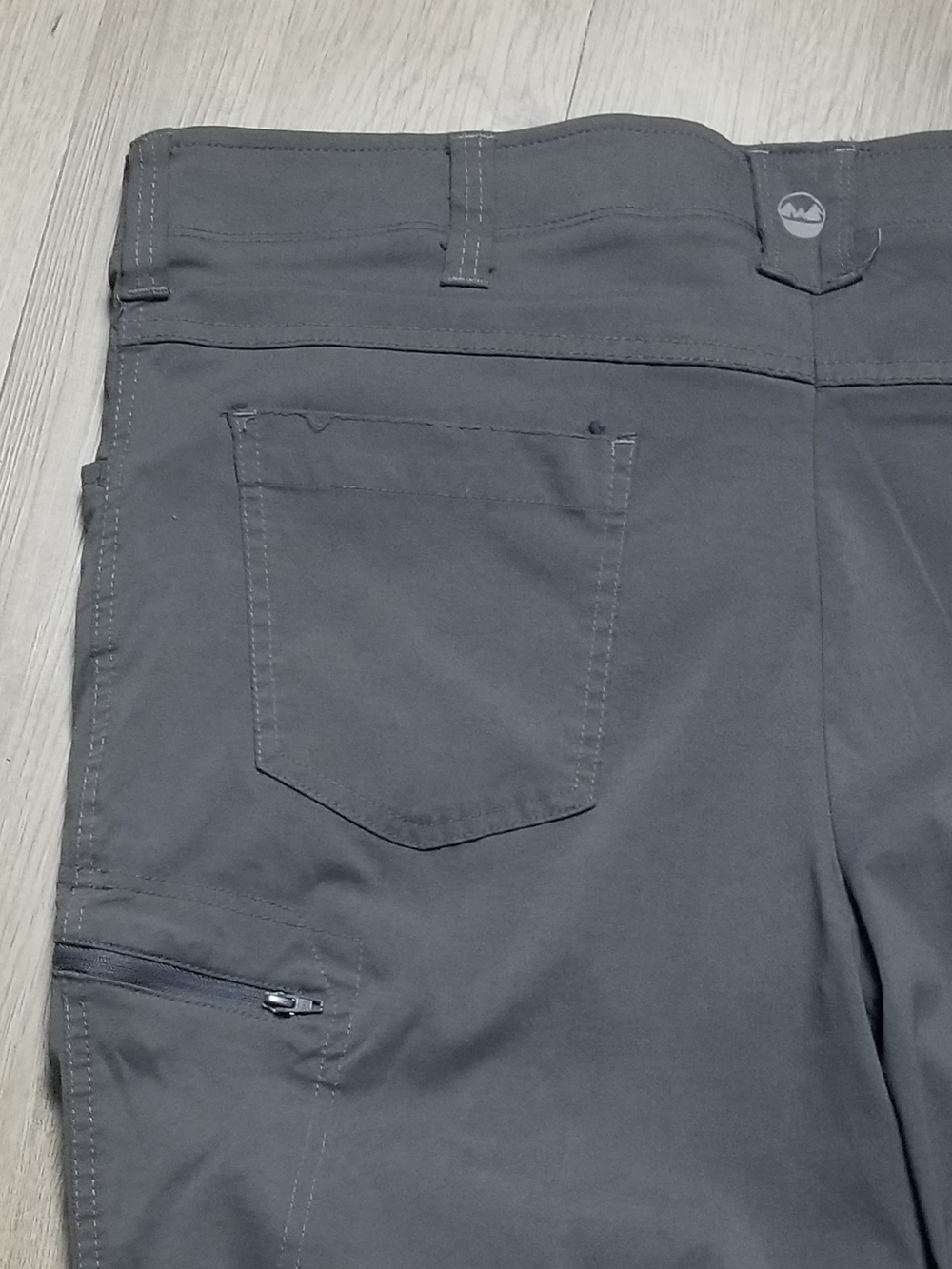 Wrangler Men's Dark Gray Cargo Pants with Zip Pocket (Size 42/30) - Picture 8 of 10